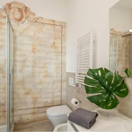 Downtown_blossom With Small Terrace Apartman